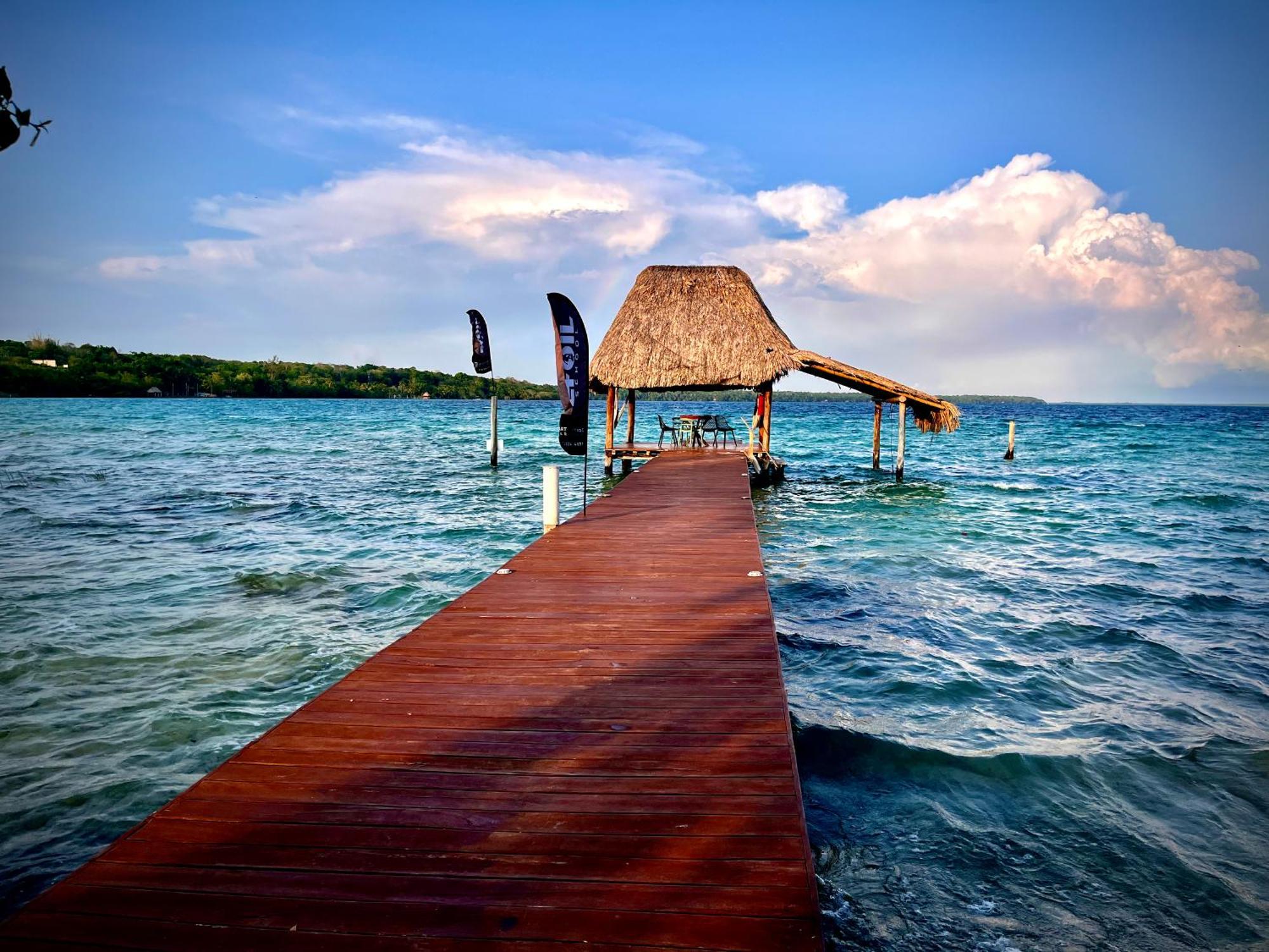 Hermosa Caribeña En La Laguna De