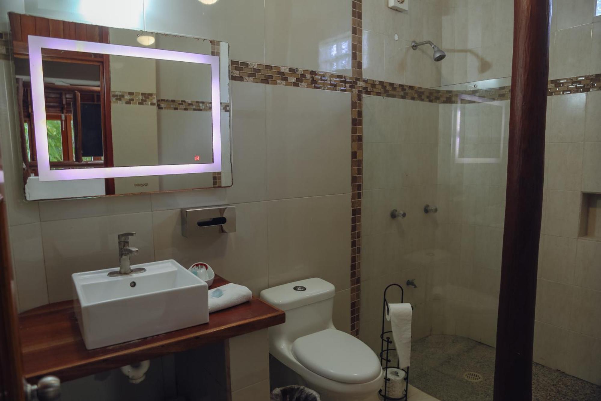 Aluxes Hotel