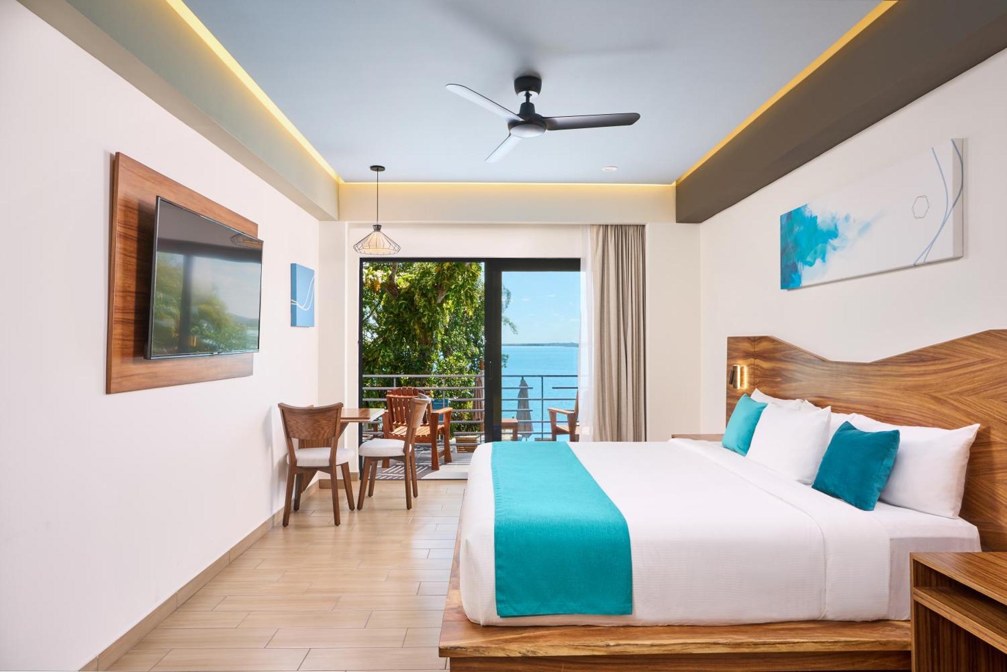 Cristalino Lagoon Front Hotel, Restaurant & 5*