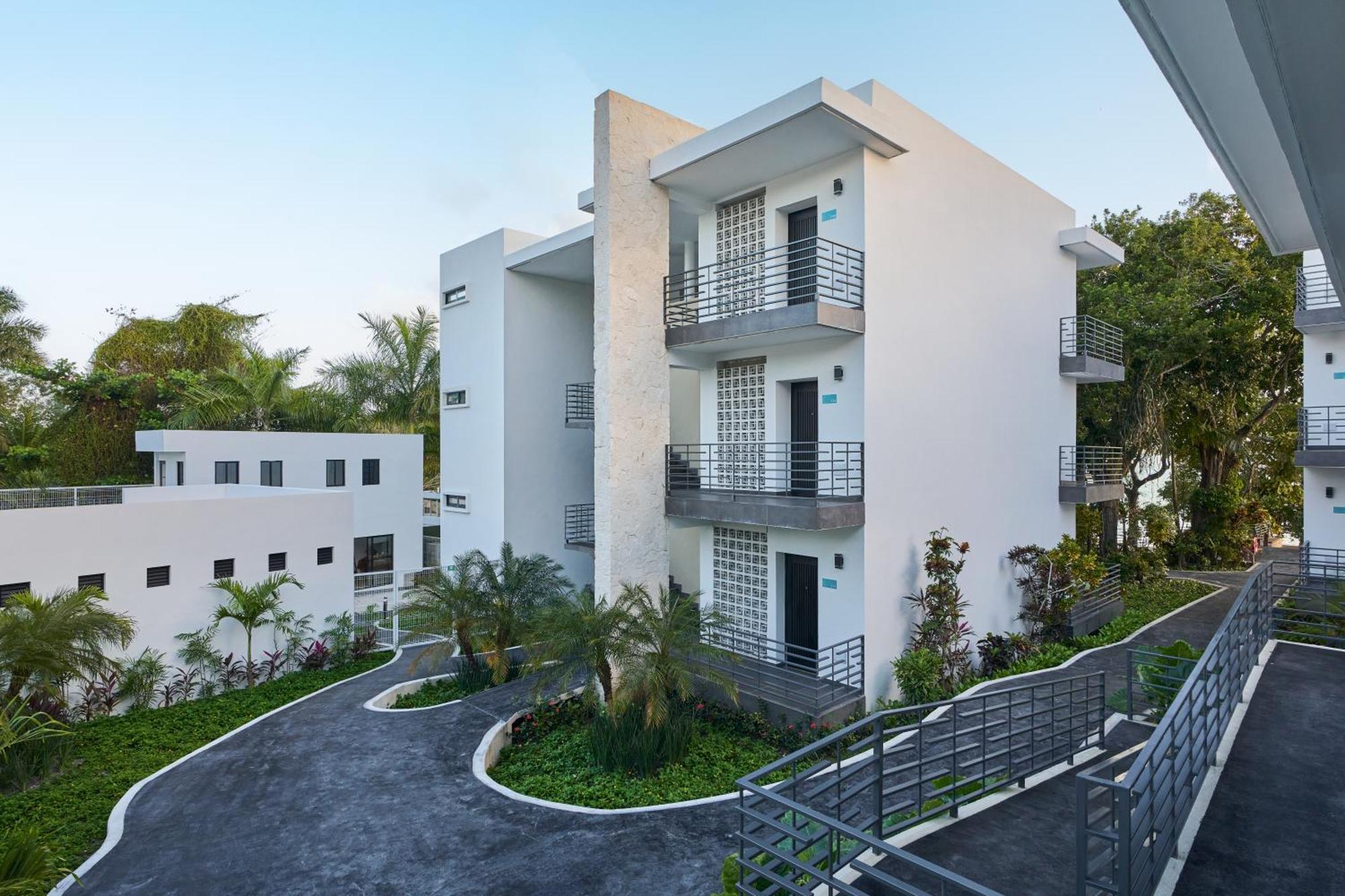 Cristalino Lagoon Front Hotel, Restaurant & Bacalar