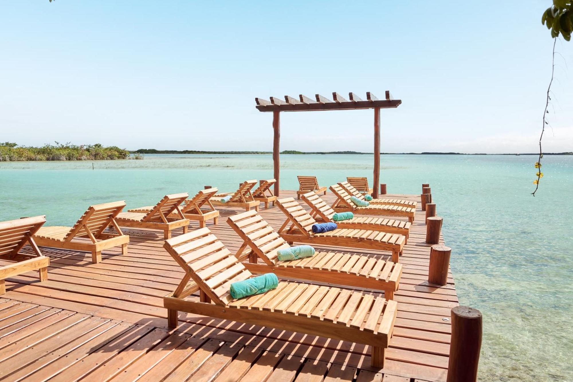 Cristalino Lagoon Front Hotel, Restaurant & Hotel