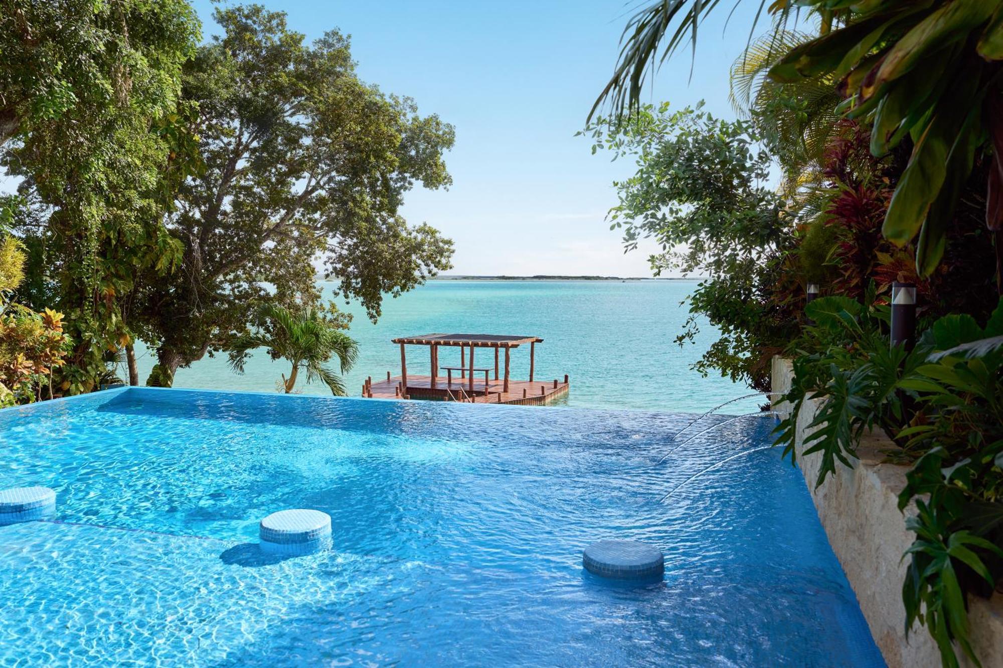 Cristalino Lagoon Front Hotel, Restaurant & Hotel Bacalar
