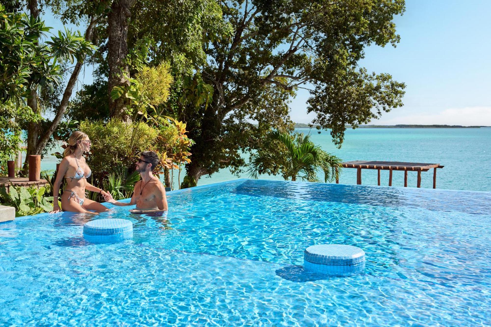 Cristalino Lagoon Front Hotel, Restaurant & 5*