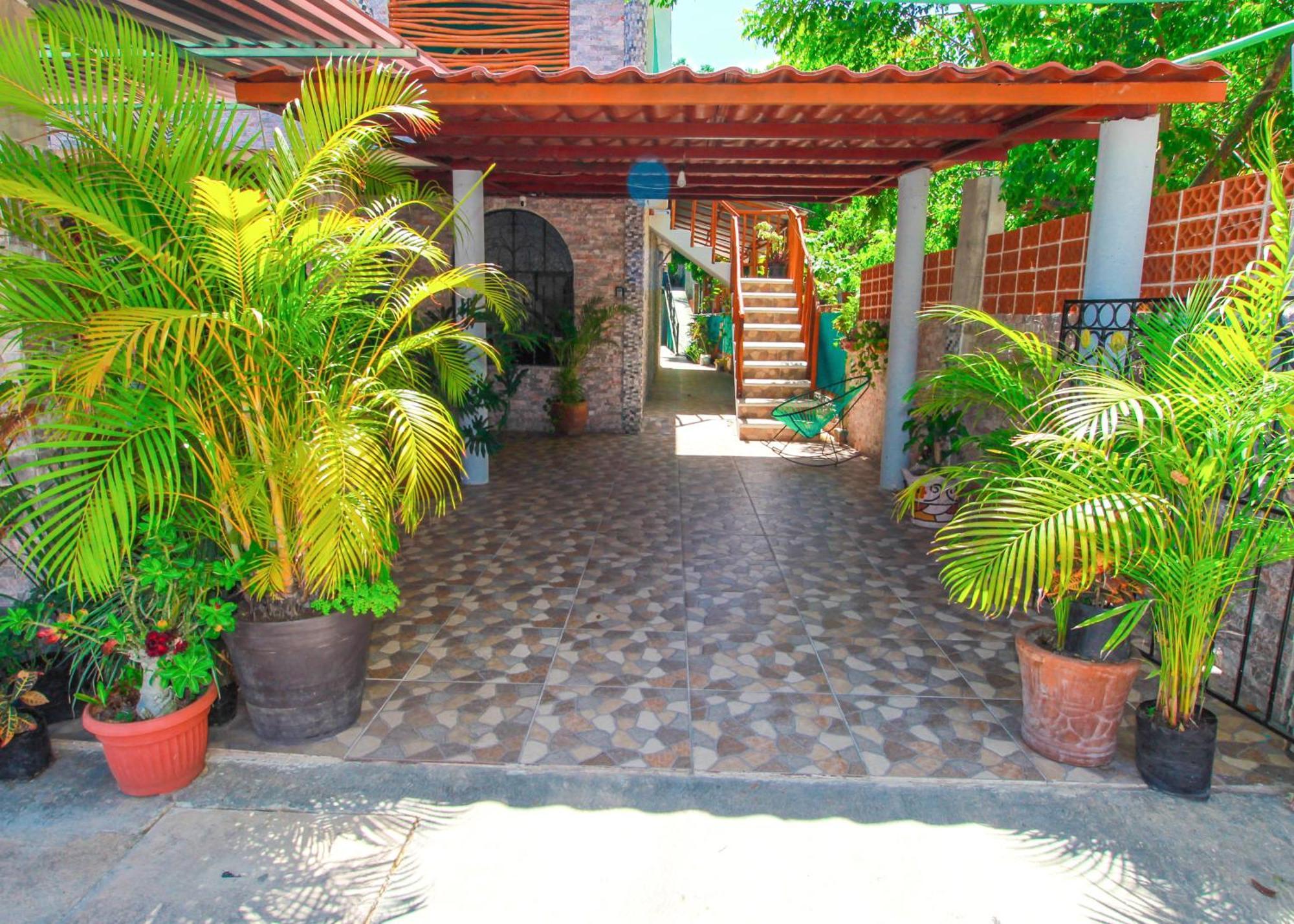 Hotel Vias Maya *