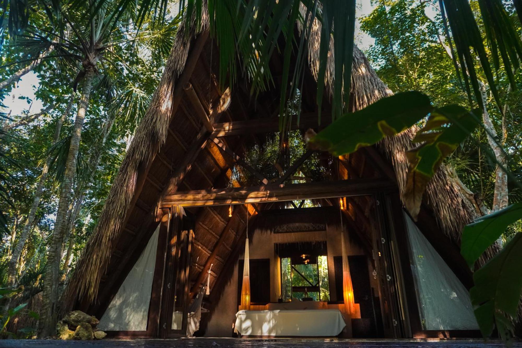 Hotel Naya Lagoon Front
