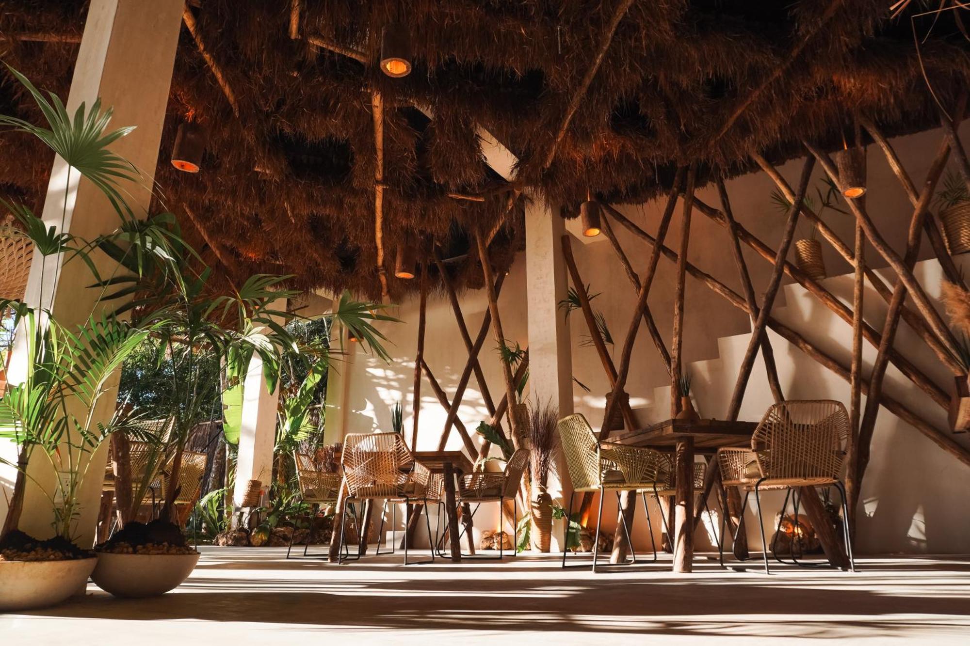 Hotel Naya Lagoon Front 4*