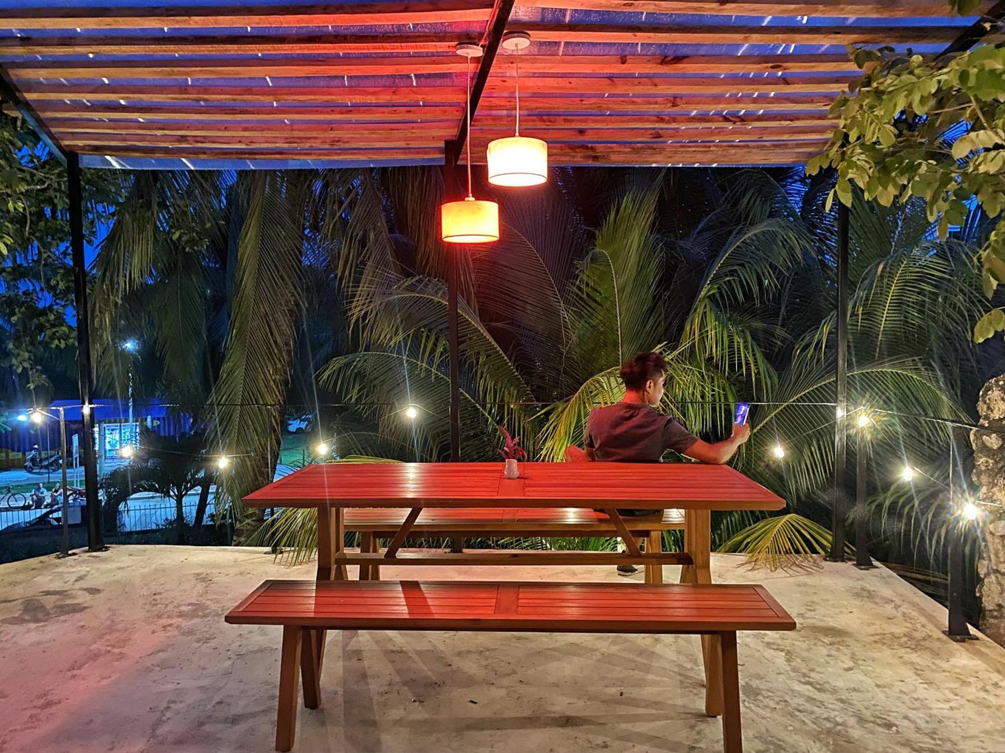 Elmar Hostal Bacalar