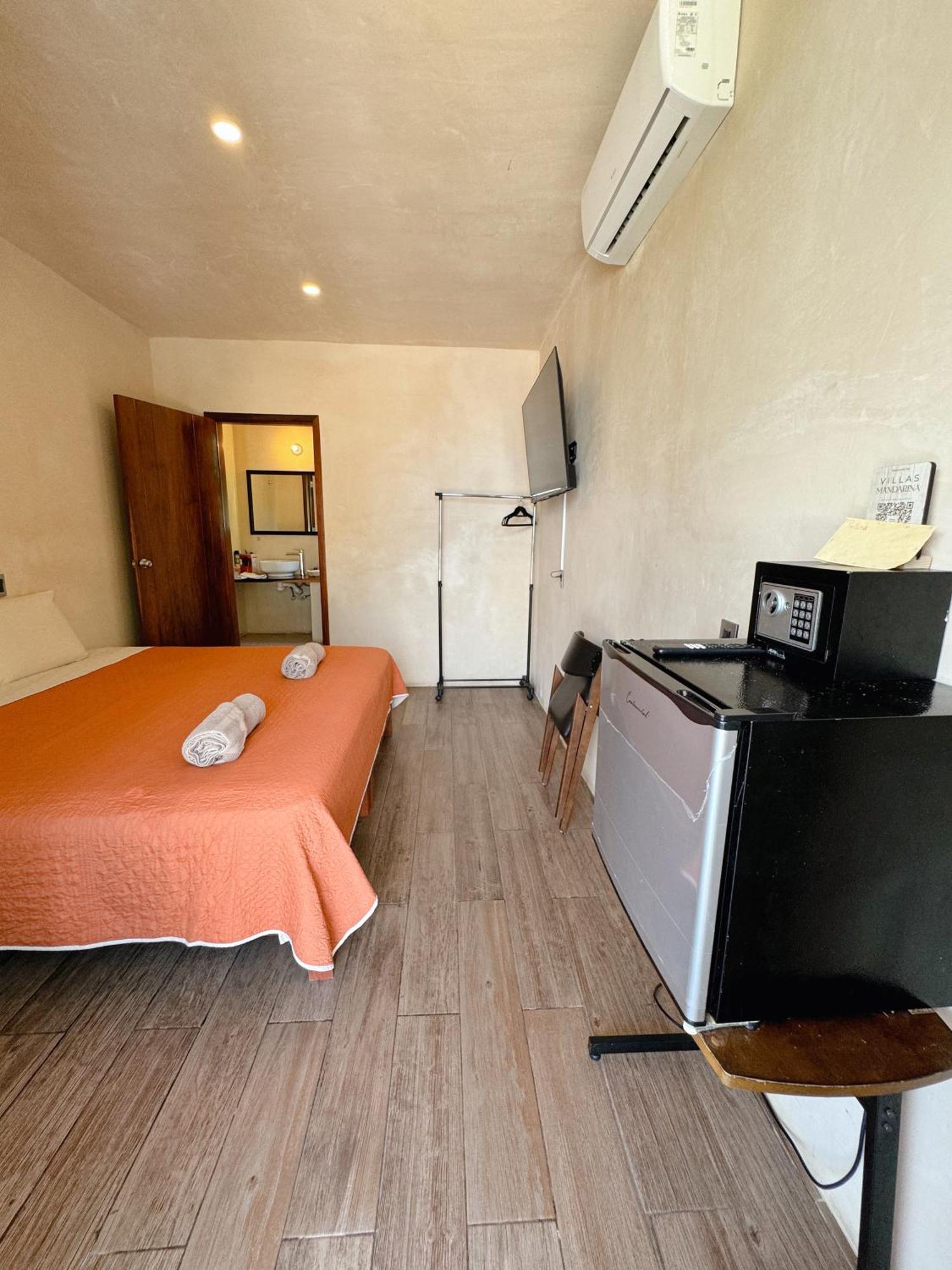 Hotel Mandarina *