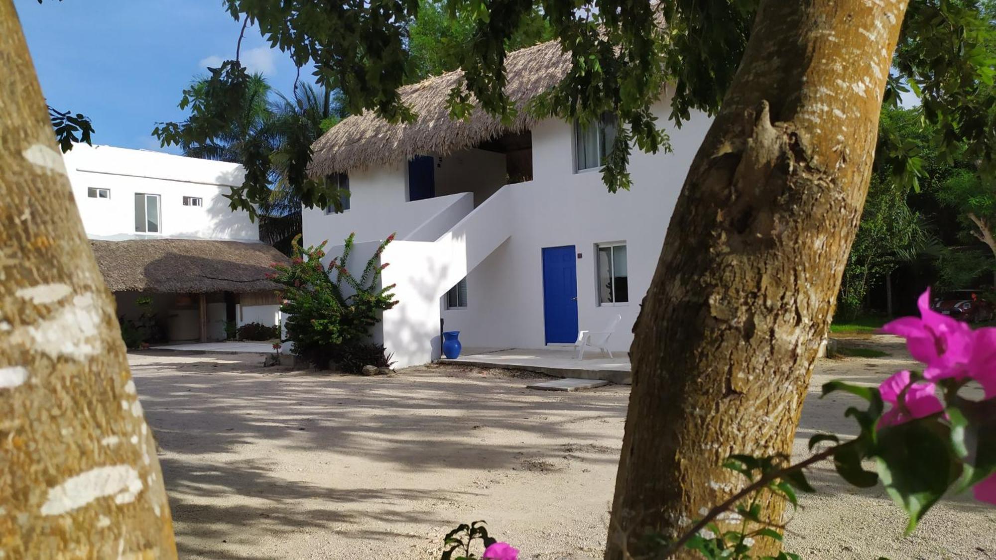 Mykonos Inn