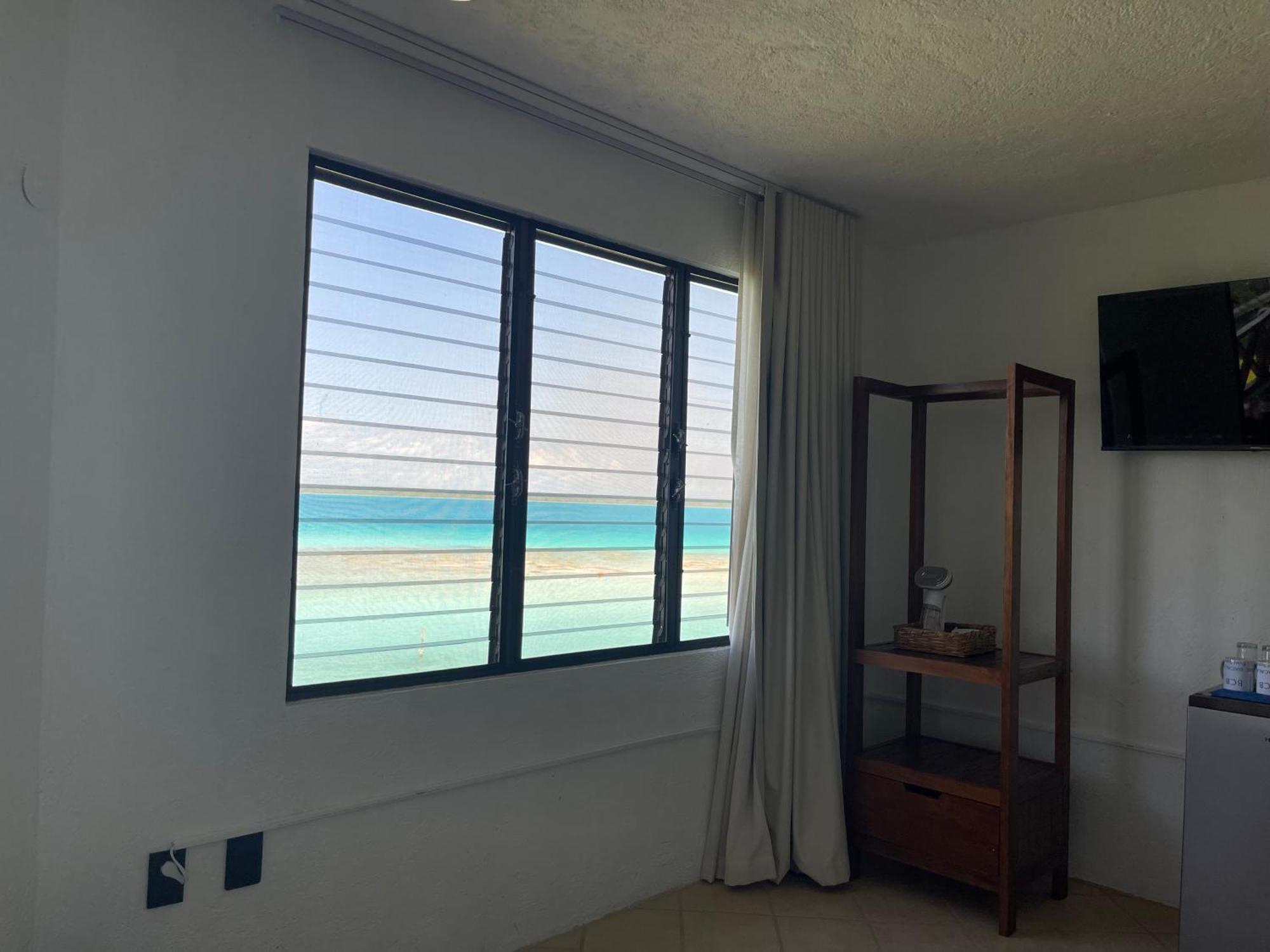 Hotel Blue Caribe Front Lagoon 4*
