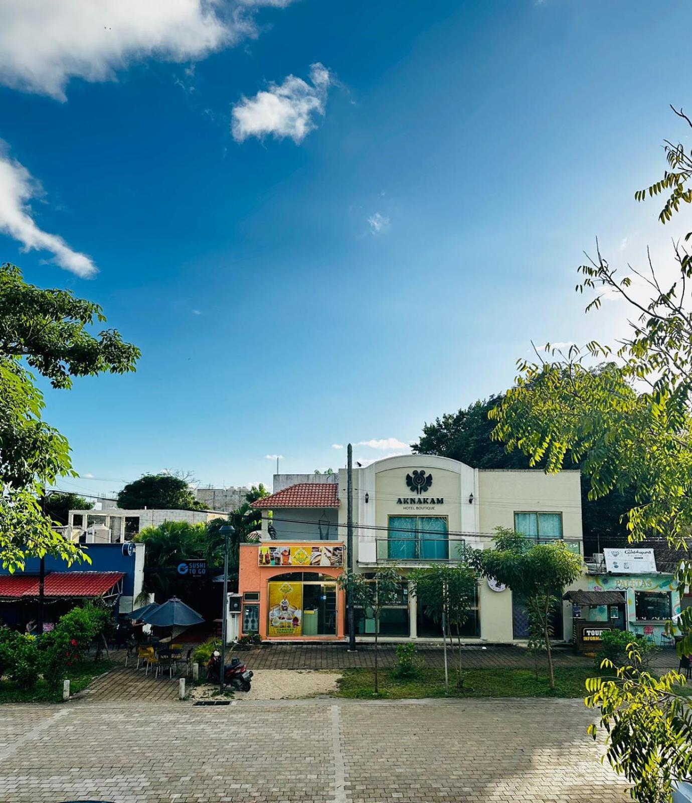 Aknakam Boutique