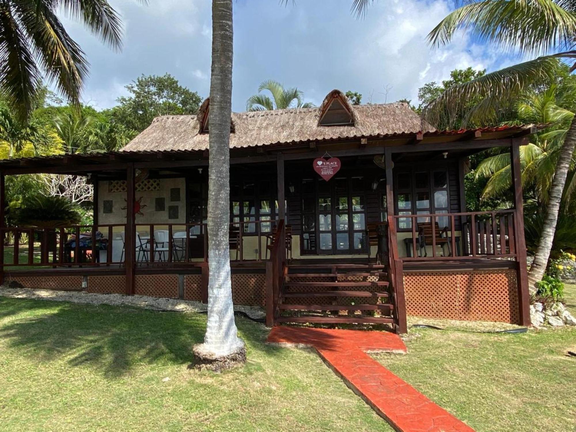 Coras Place Lagoon Front *