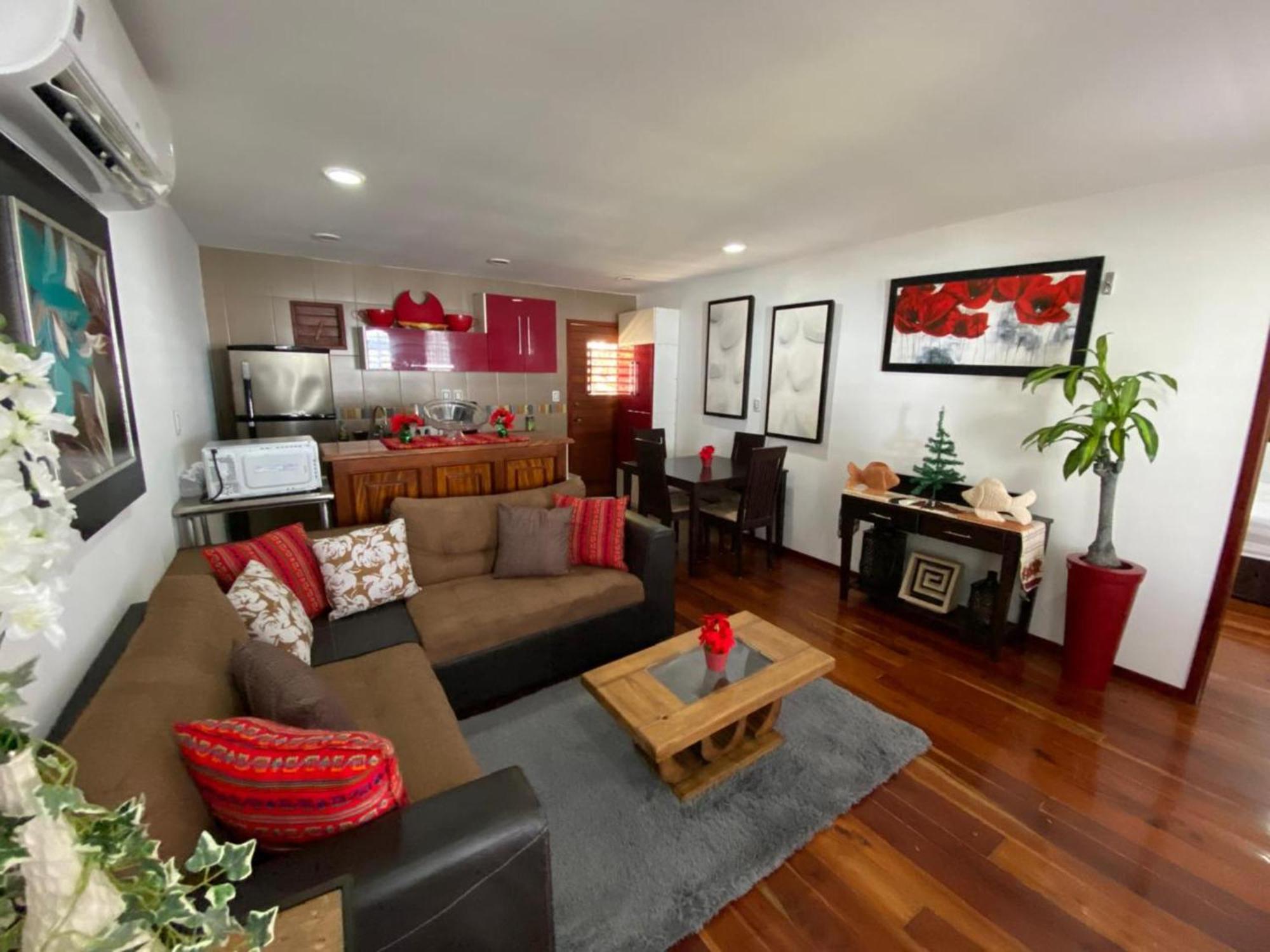 Coras Place Lagoon Front Apartment *