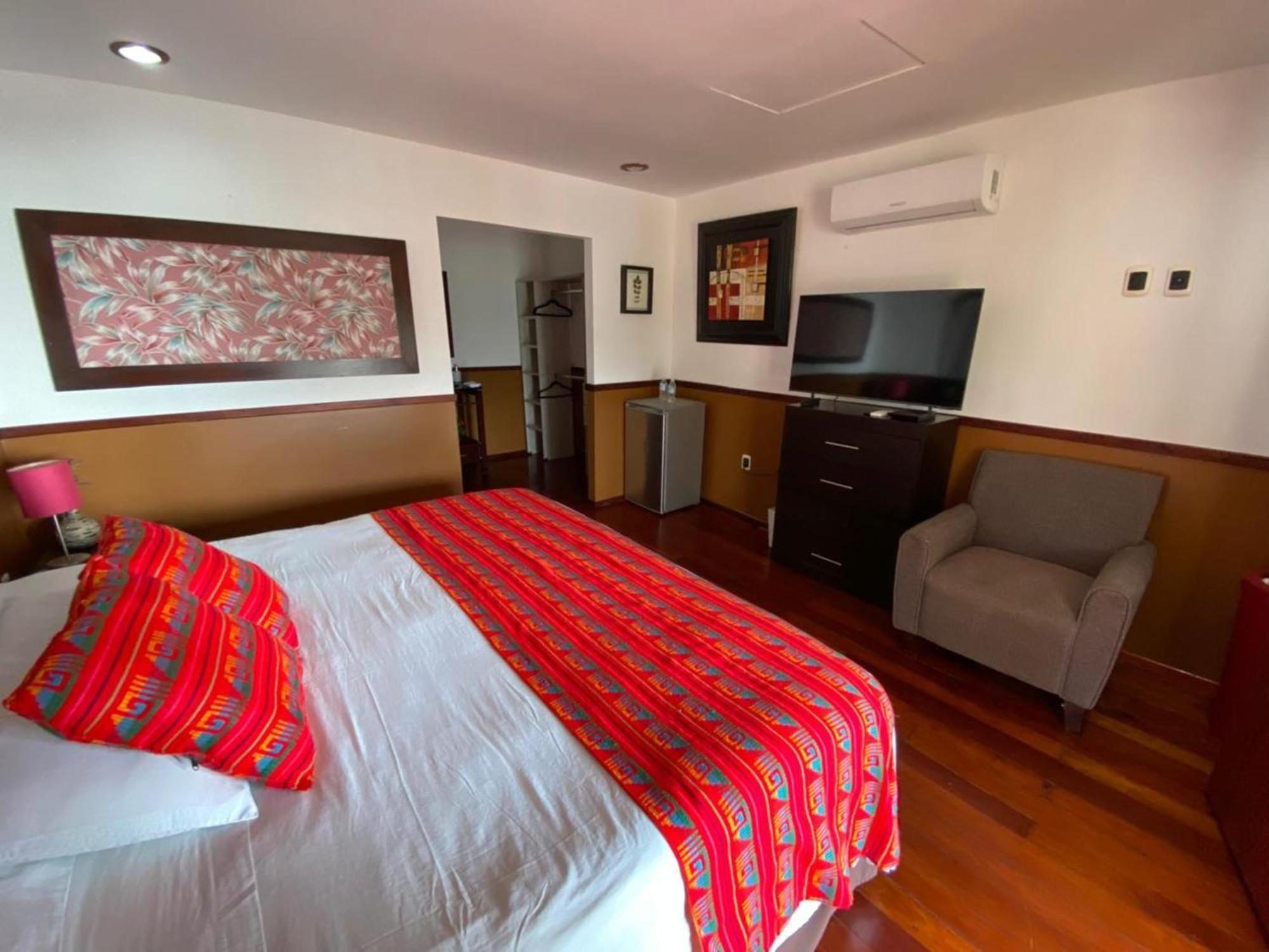 Coras Place Lagoon Front Apartment *