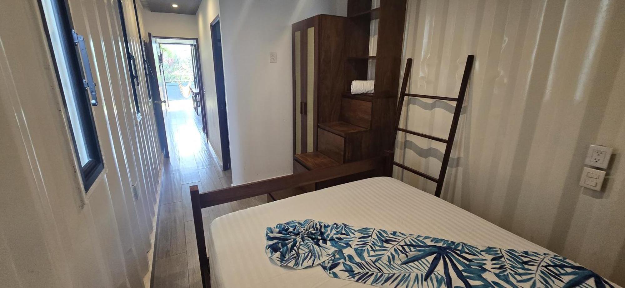 Apartahotel Containers