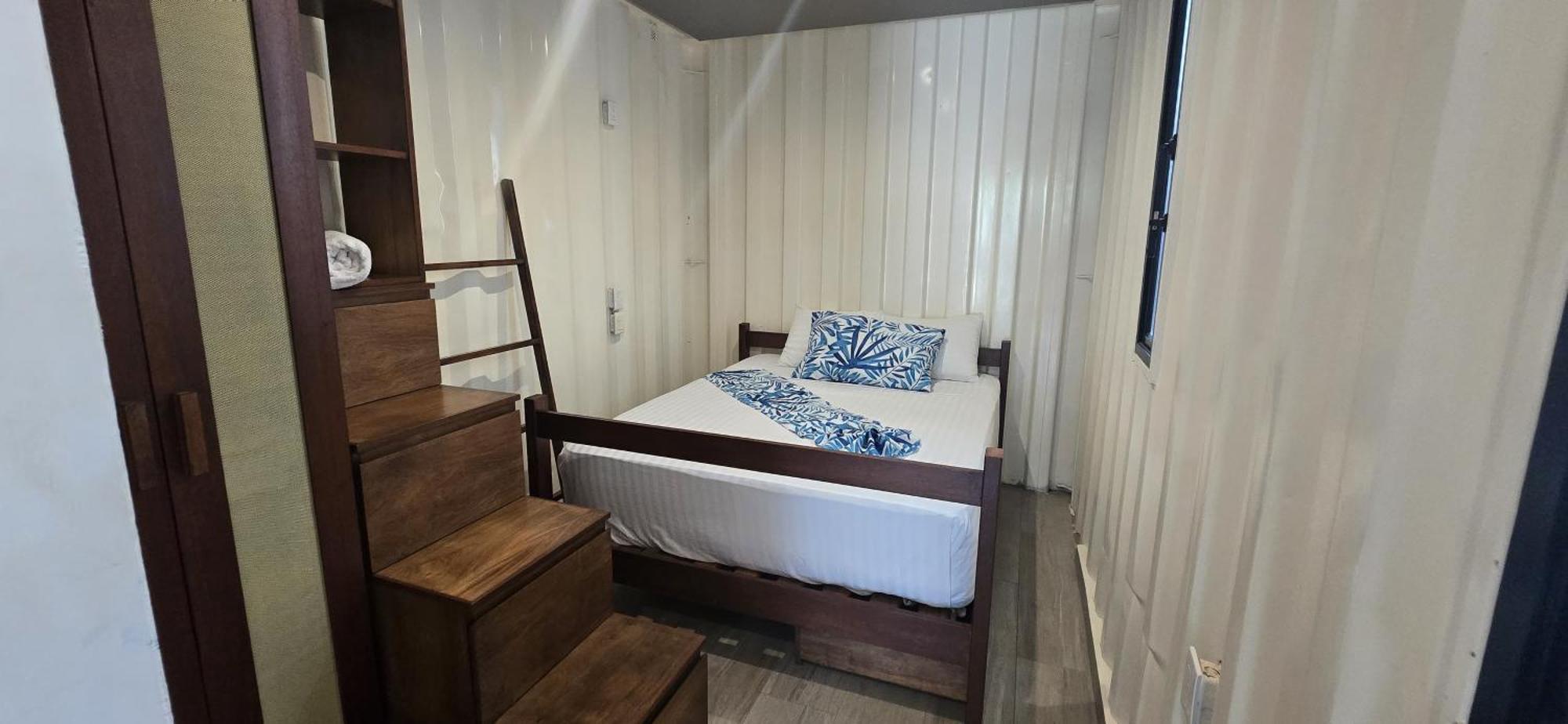 Apartahotel Containers *