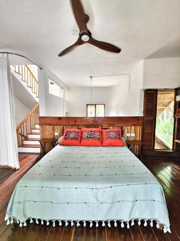 Waterfront Design Eco-villa & Great Wifi Bacalar