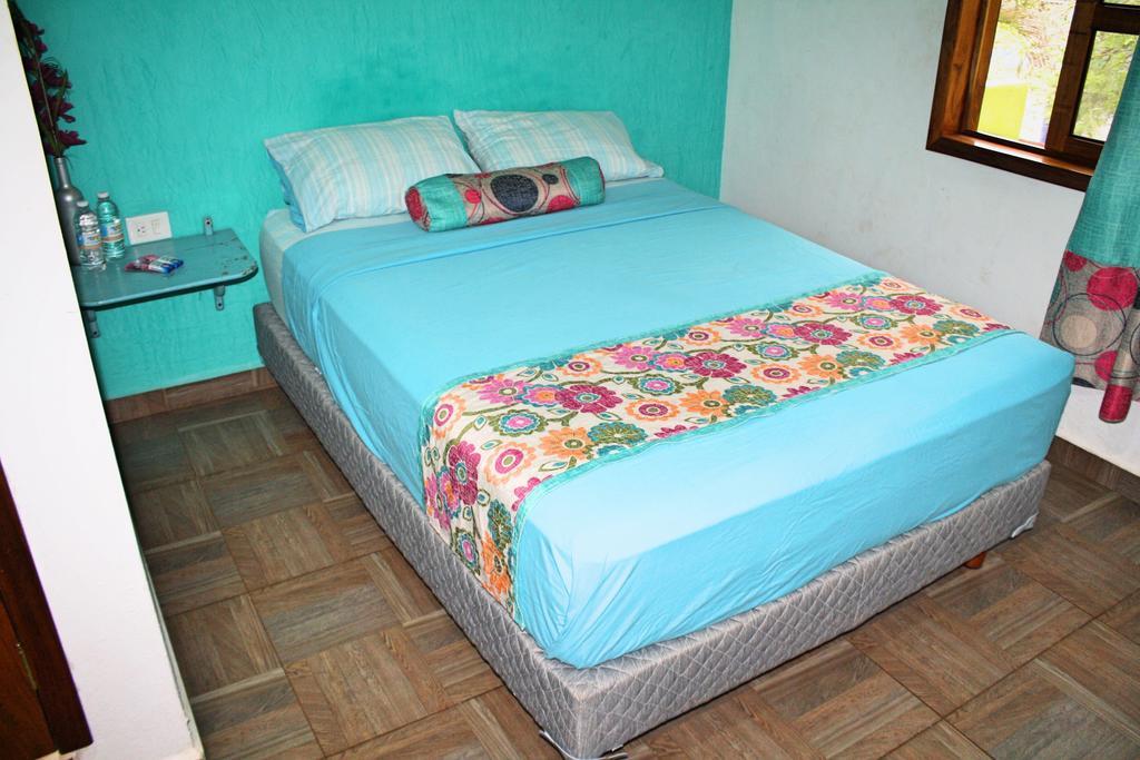 Hostal Yaxche Centro Y Bacalar