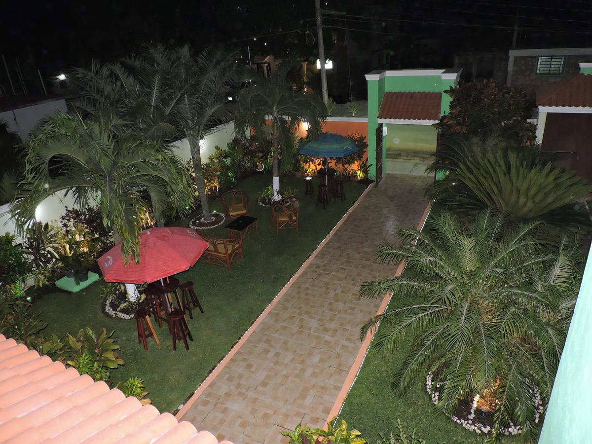 Hotel Lunas *