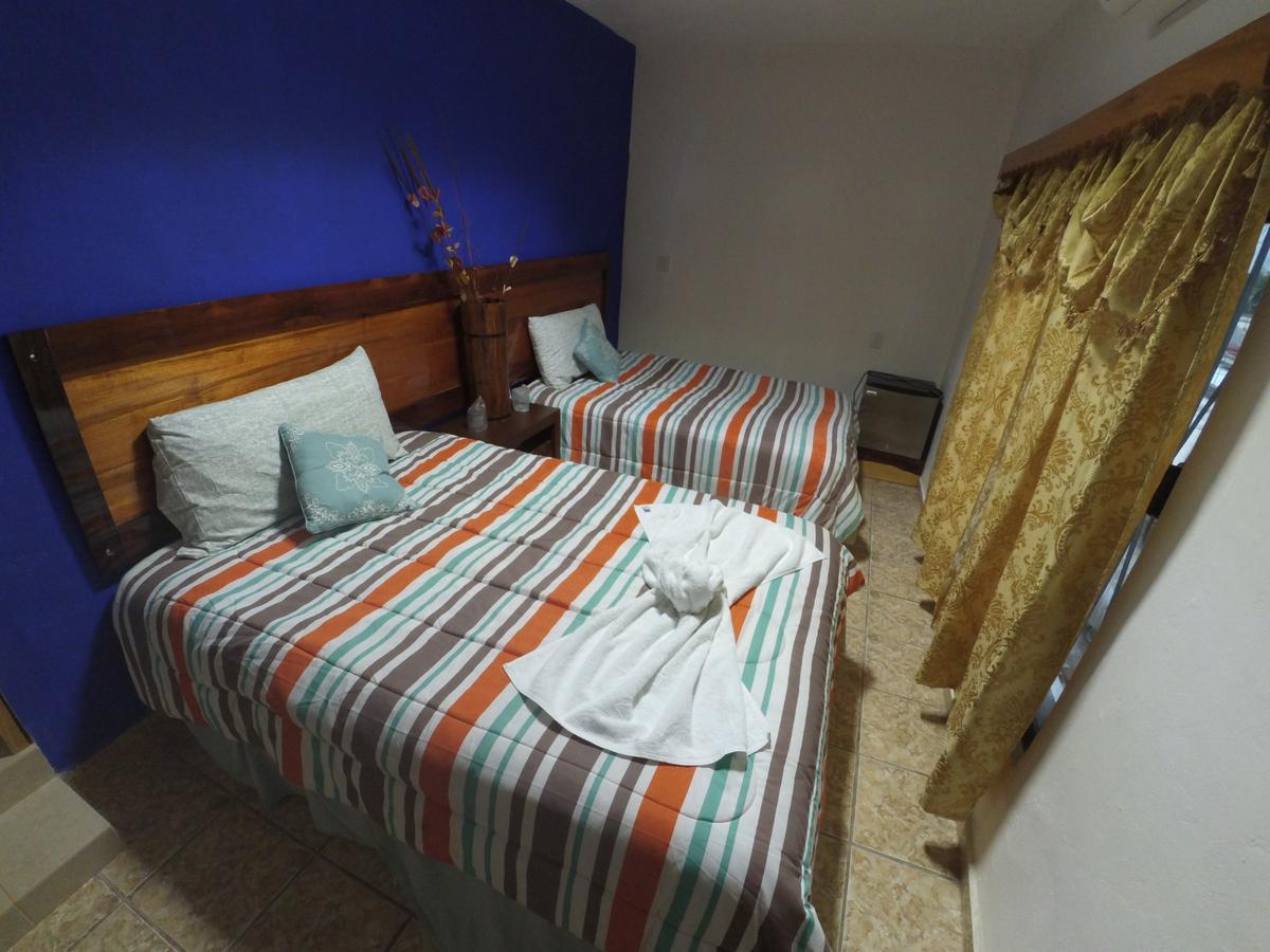 Hotel Lunas *