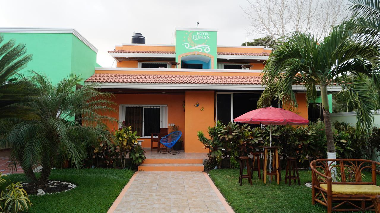 Hotel Lunas *