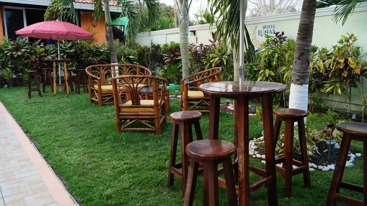 Hotel Lunas *