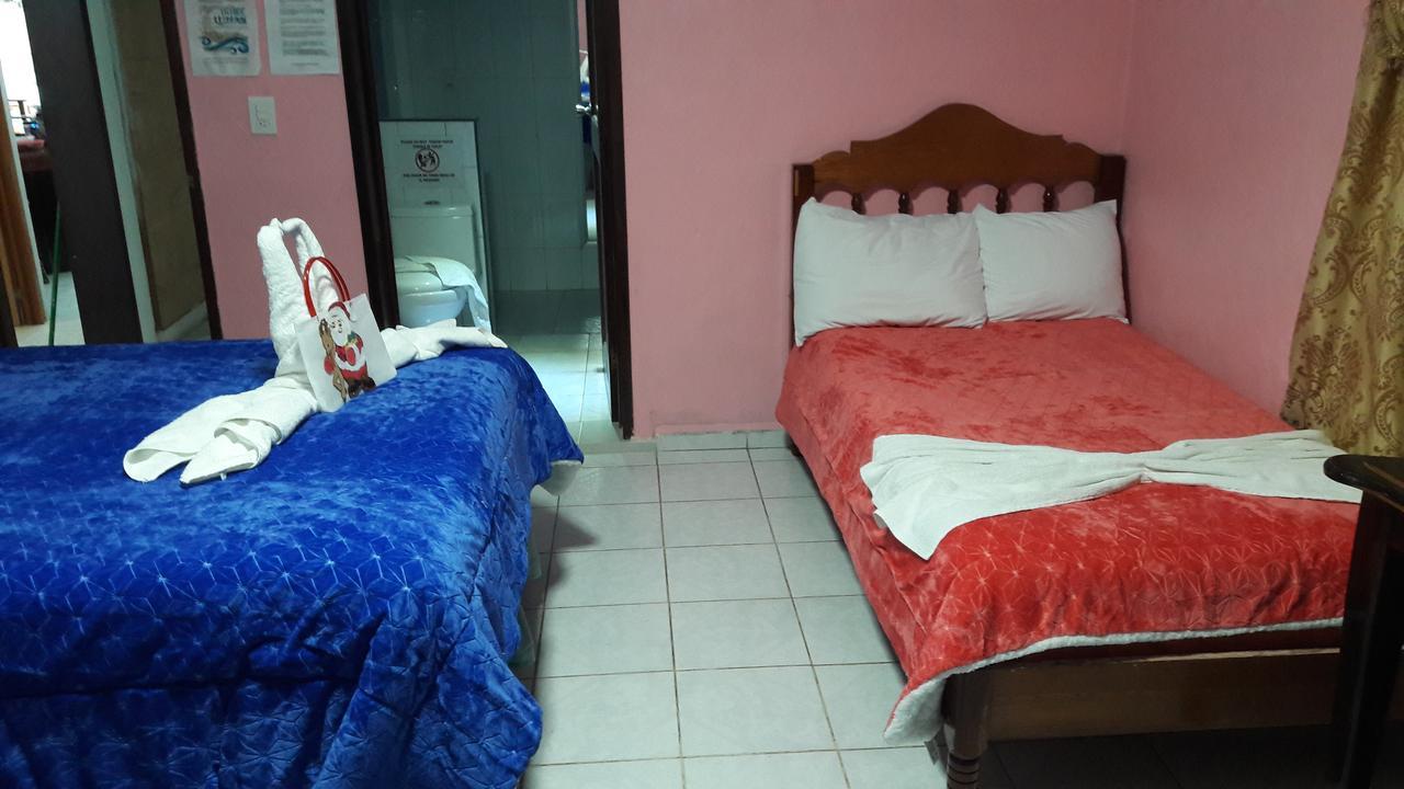 Hotel Lunas *