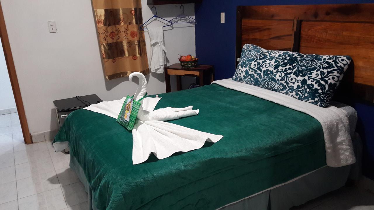 Hotel Lunas *