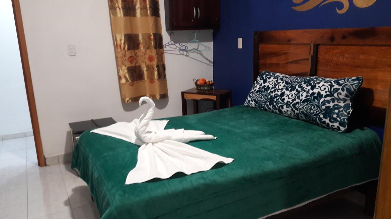 Hotel Lunas *