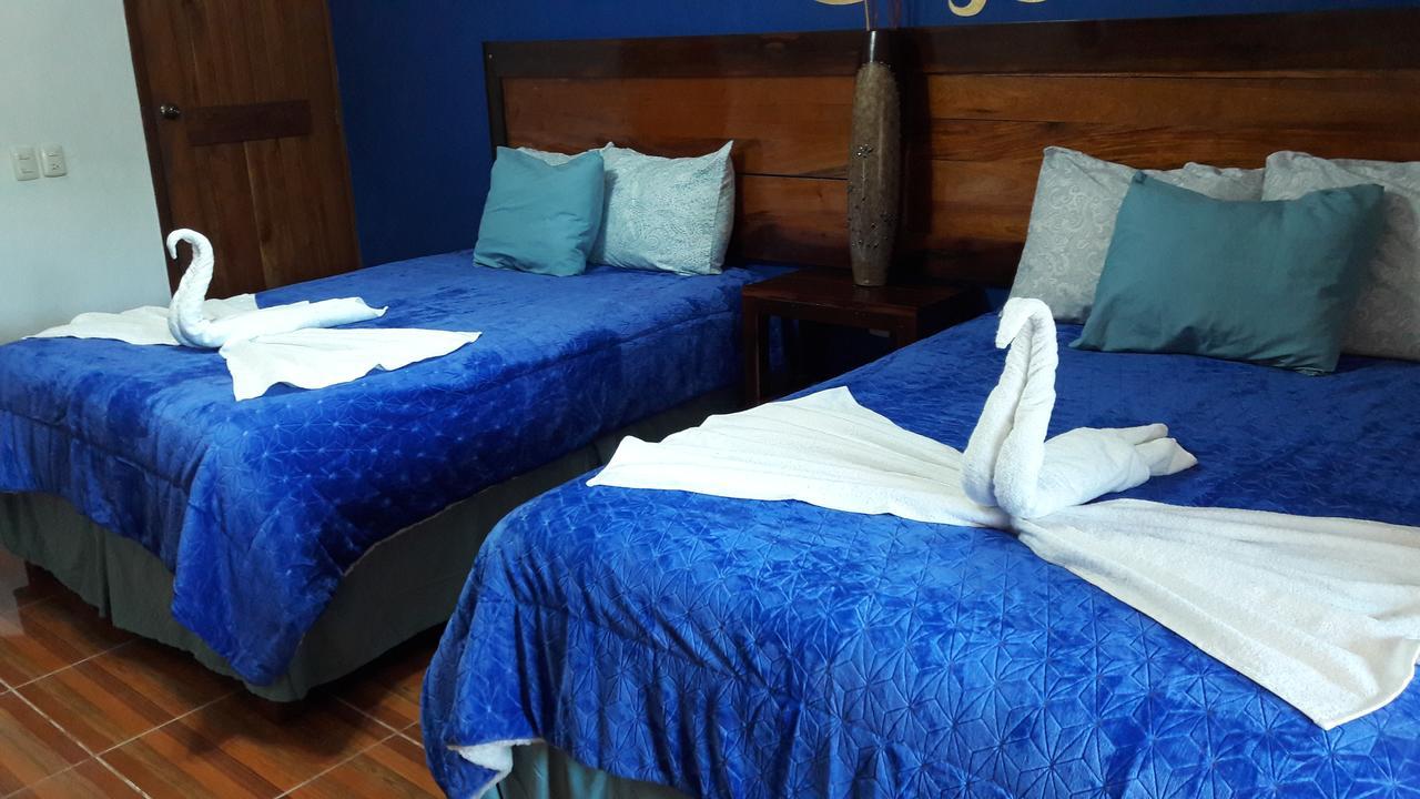 Hotel Lunas *