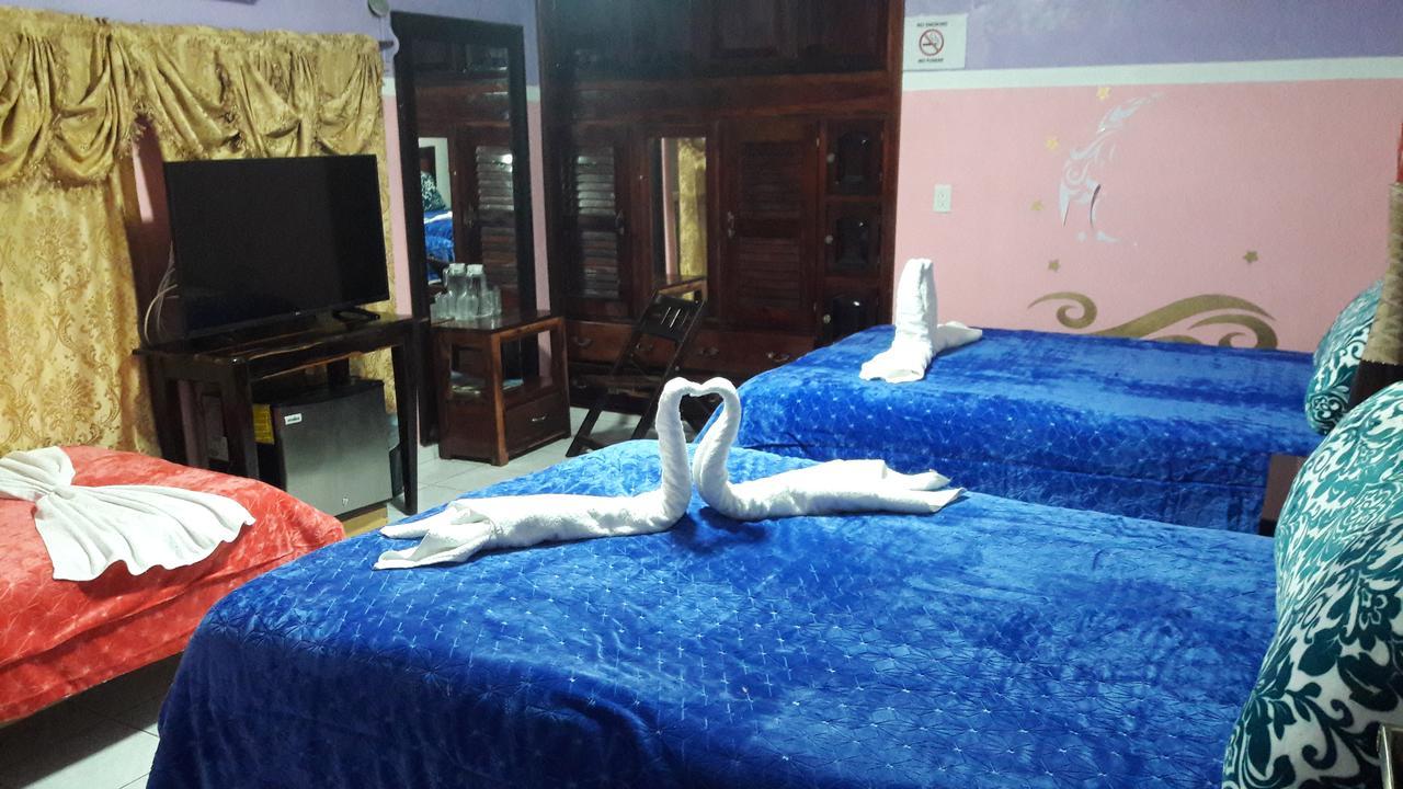 Hotel Lunas *