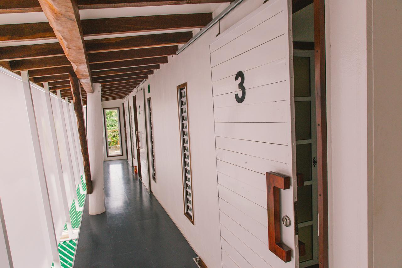 Hostal The Yak House - *