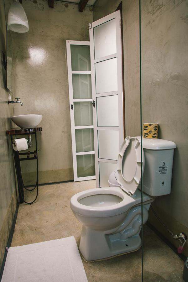 Hostal The Yak House - *