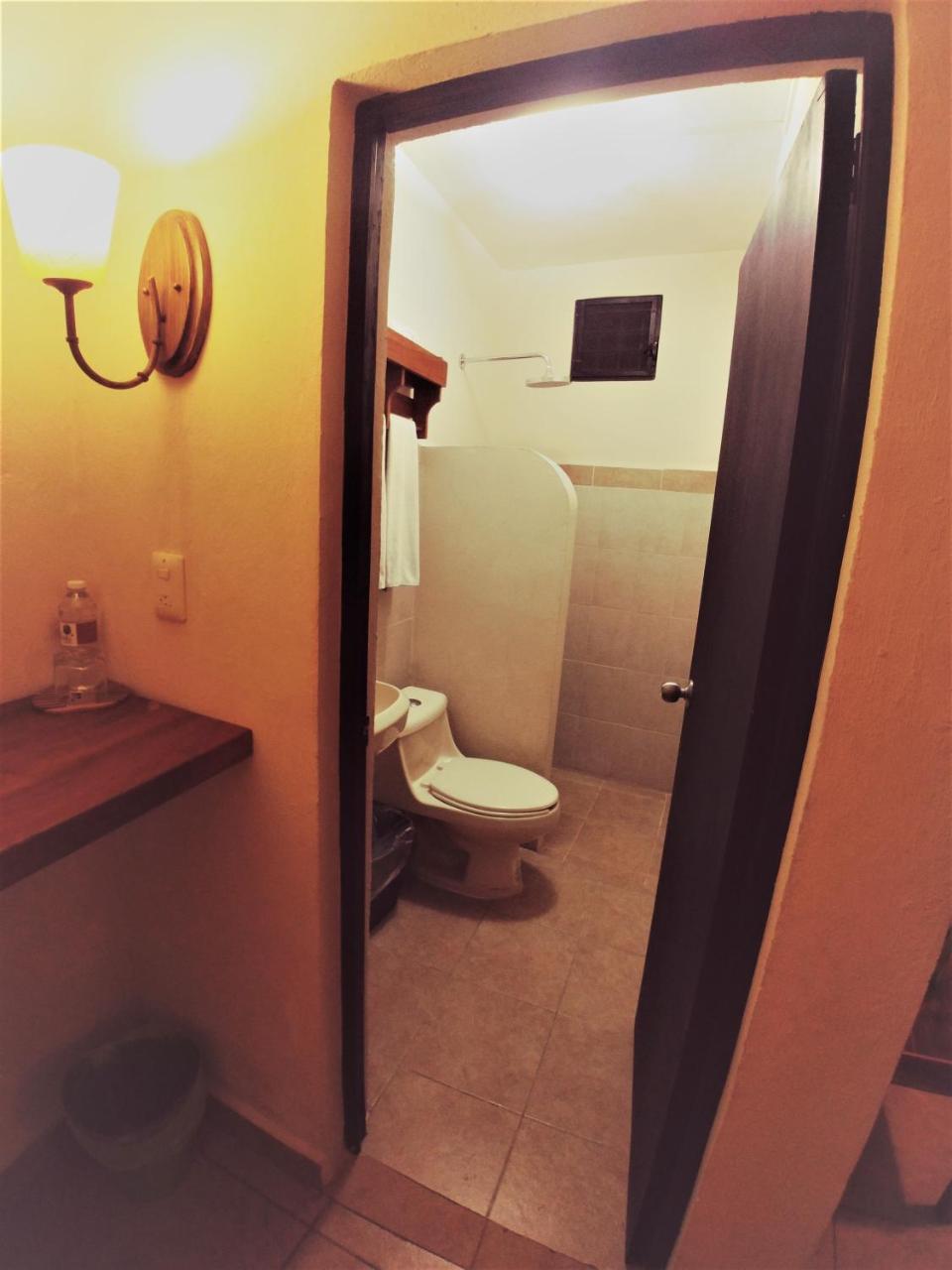 El Roble Hotel