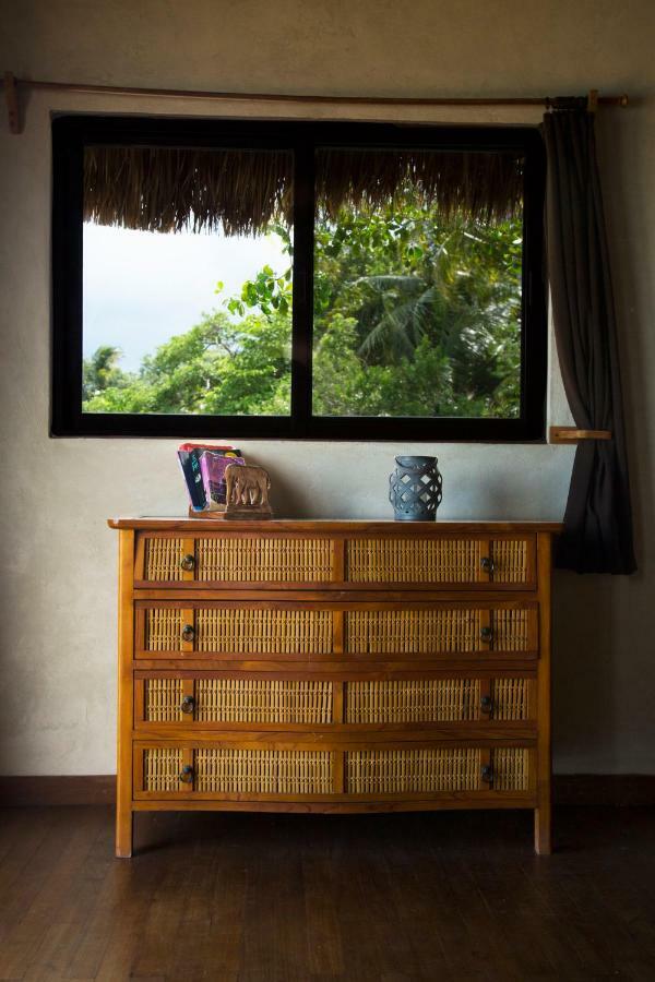 Lagoon Front Hut: Daily Cleaning, Bikes & Kayaks! Bacalar
