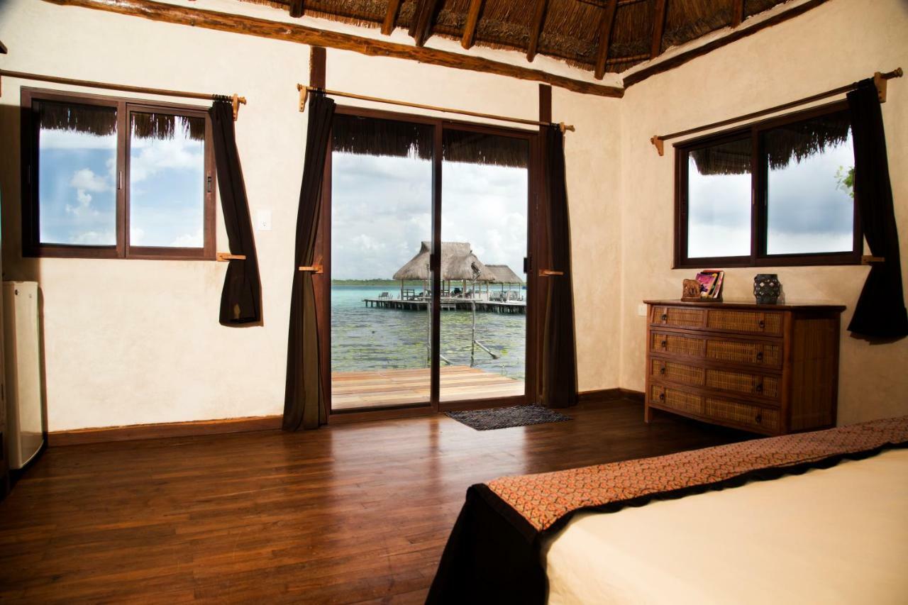Lagoon Front Hut: Daily Cleaning, Bikes & Kayaks! * Bacalar