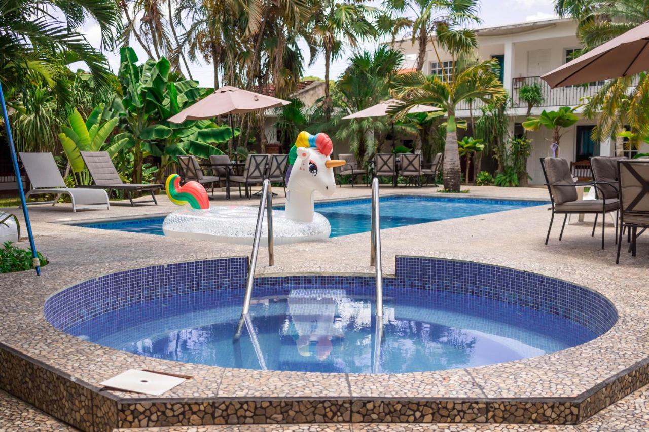 Henry Hotel Bacalar
