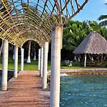 Cayuco Maya