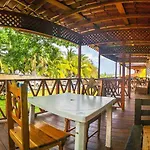 Green Monkey Hostel Bacalar