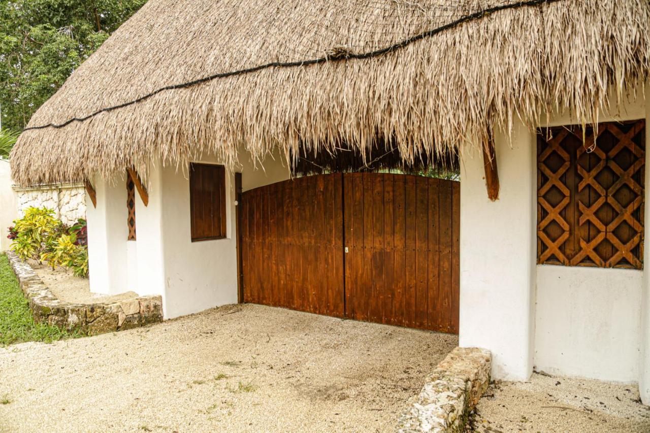 Mi Kasa Tu Kasa Hotel