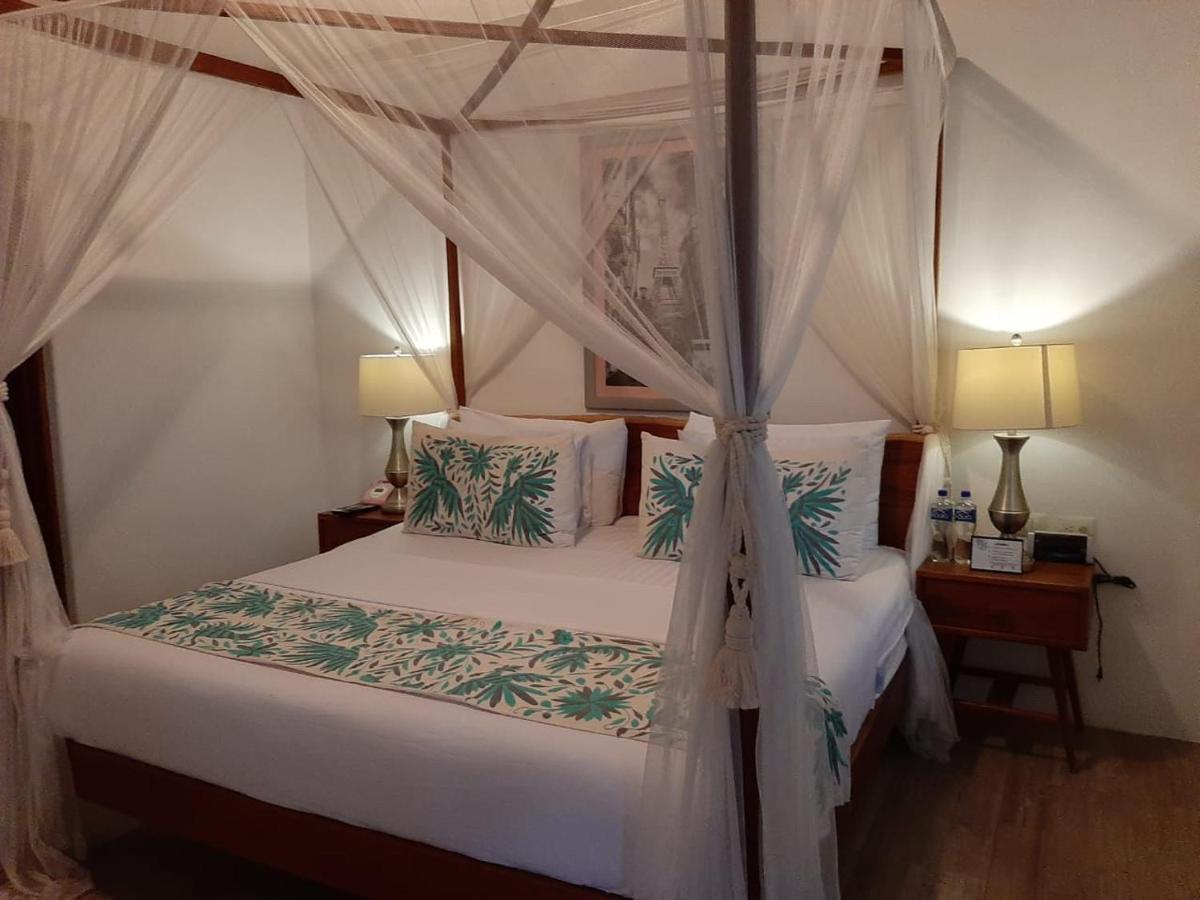 Toto Blue Boutique 4*