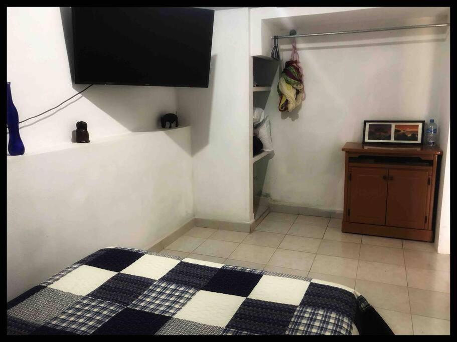 Departamento Amueblado Céntrico, Muy Confortable, Accesible Y Con Aa