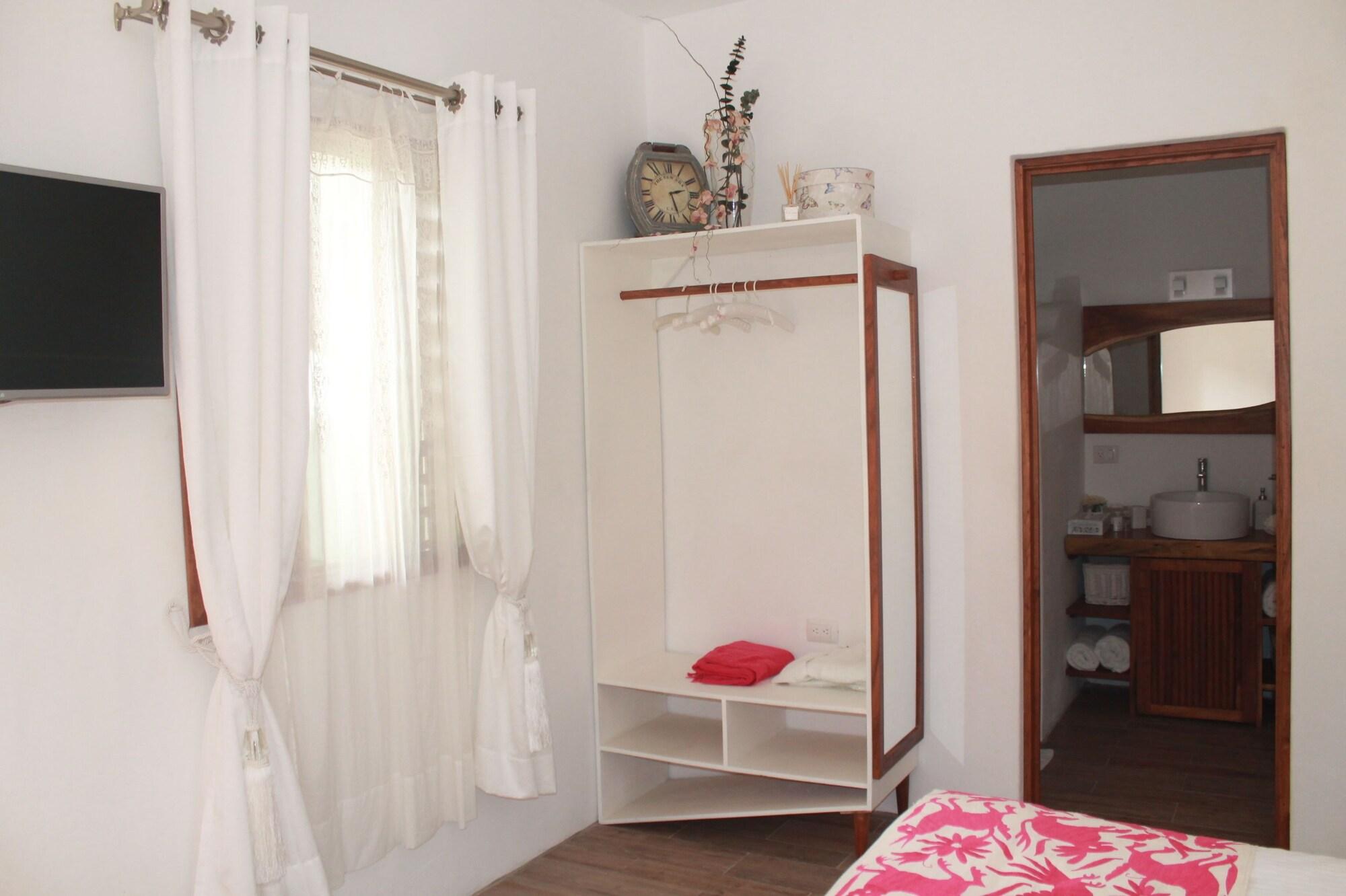 Toto Blue Boutique