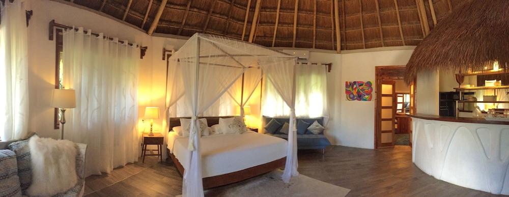 Toto Blue Boutique Hotel 4*