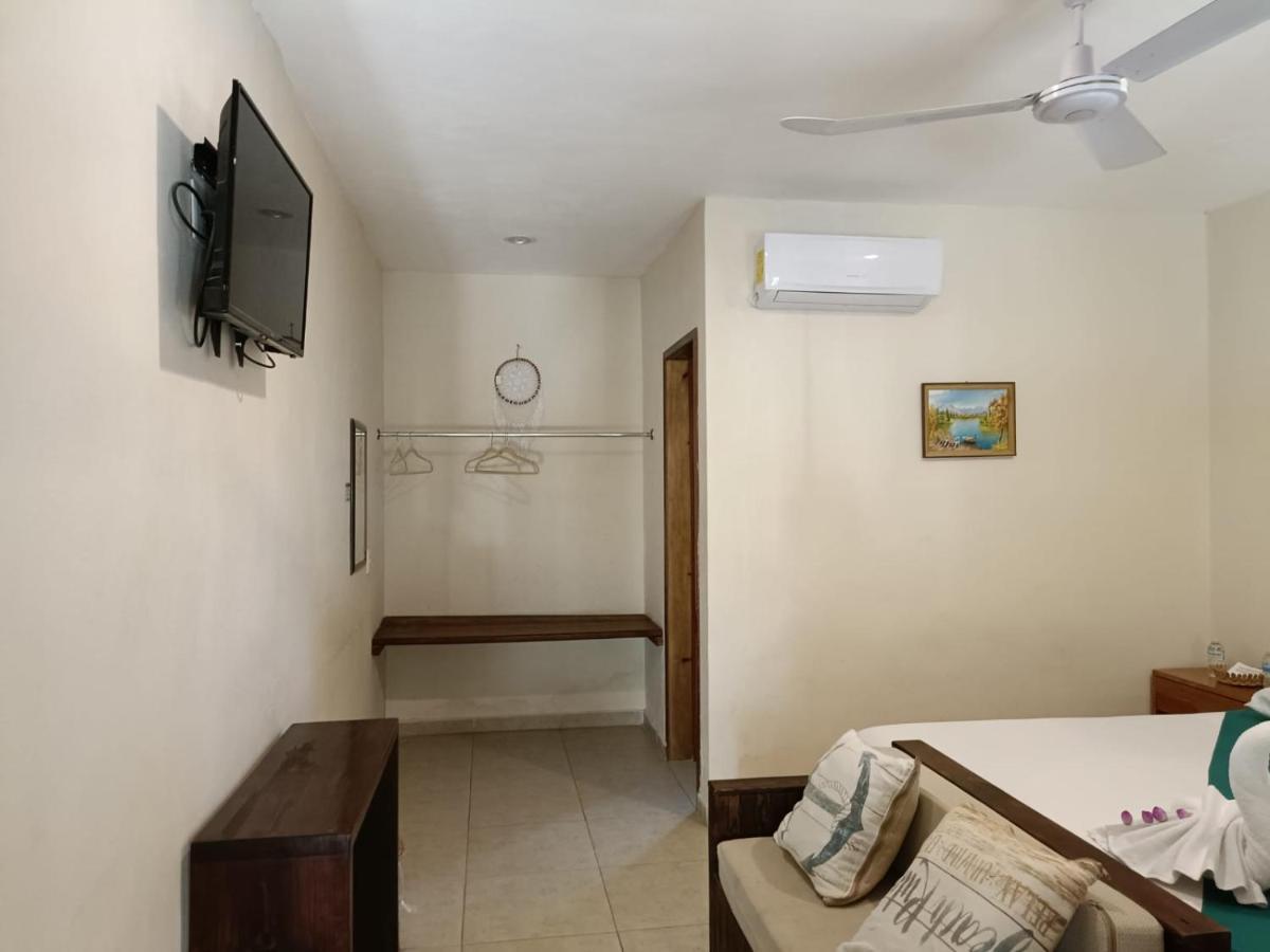 Hotel Mecate & Dorms