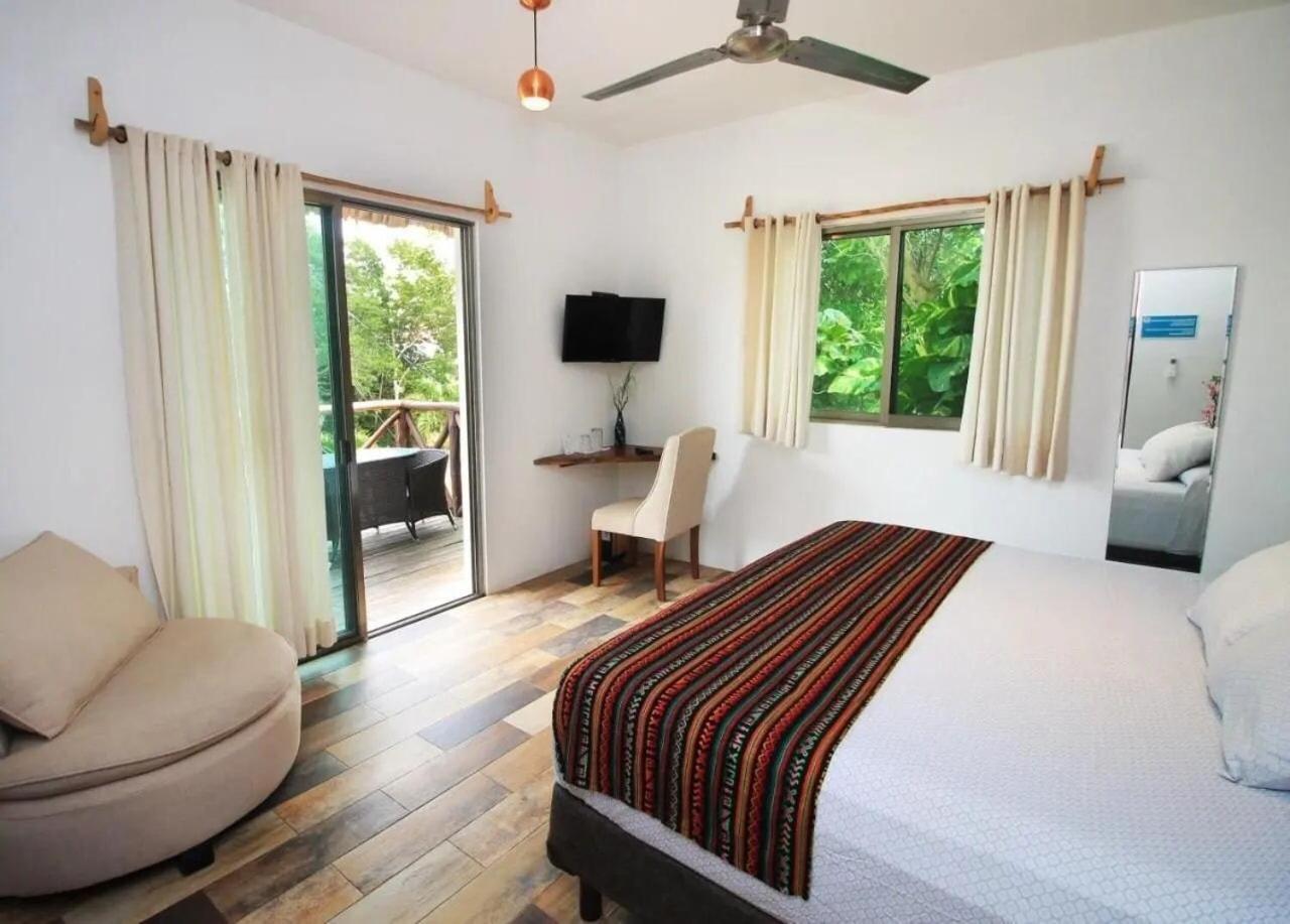 Pancho - Free Bikes And Paddles Hotel
