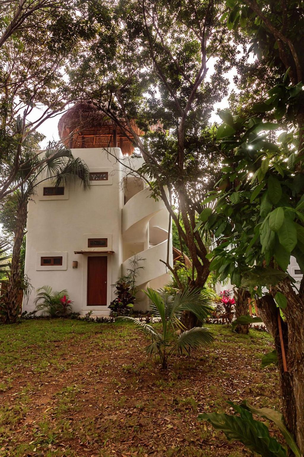 Mi Kasa Tu Kasa Hotel 4*