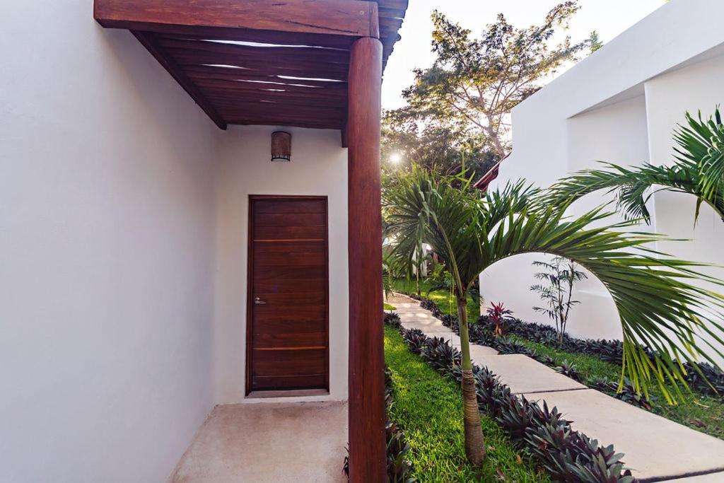 Mi Kasa Tu Kasa Hotel