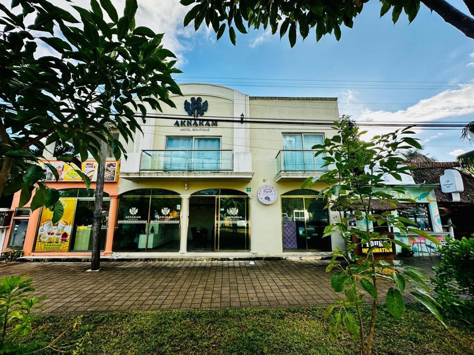 Aknakam Boutique *
