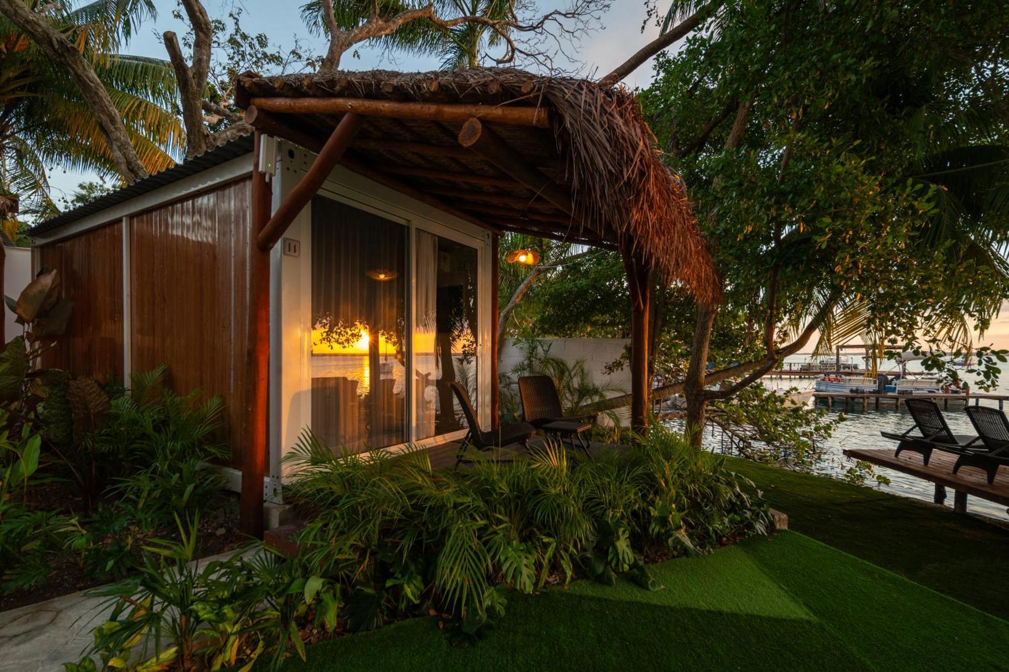 Casa Aakal Lagoon Front